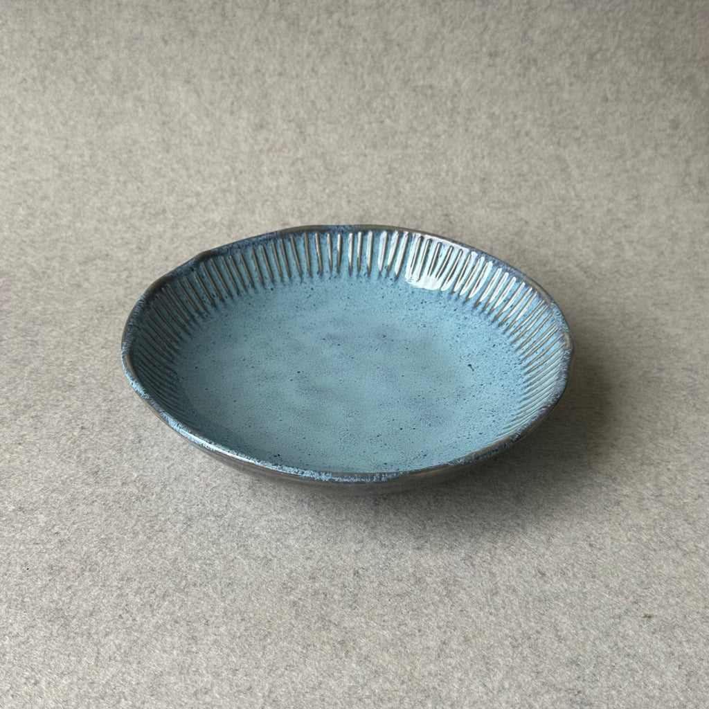 Breeze 8.8" Organic Shallow Bowl